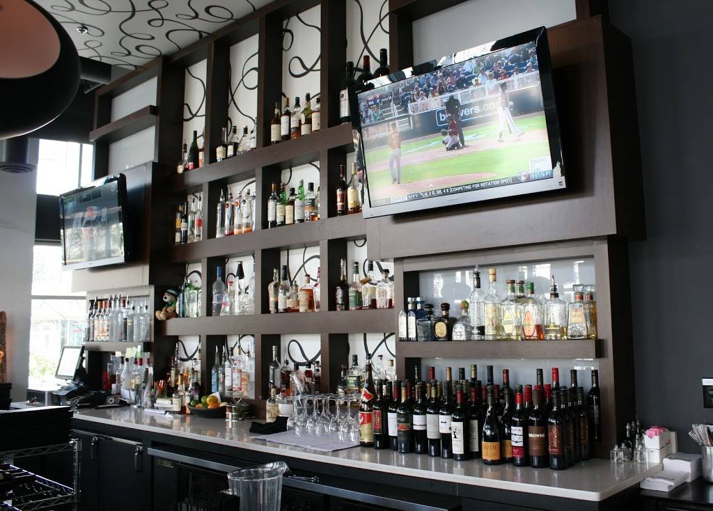 Siam on Eastlake | restaurant | 1629 Eastlake Ave E, Seattle, WA 98102, USA | 2063226174 OR +1 206-322-6174