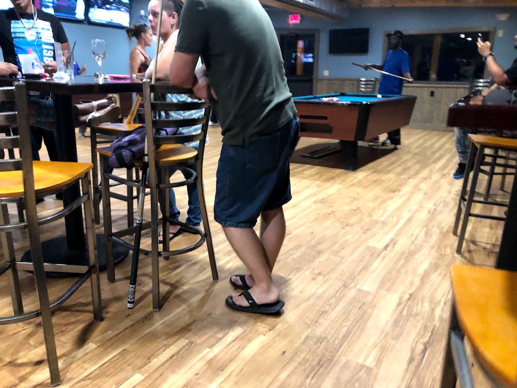 View Street Tavern | restaurant | 92 View St, Chicopee, MA 01020, USA | 4134378458 OR +1 413-437-8458