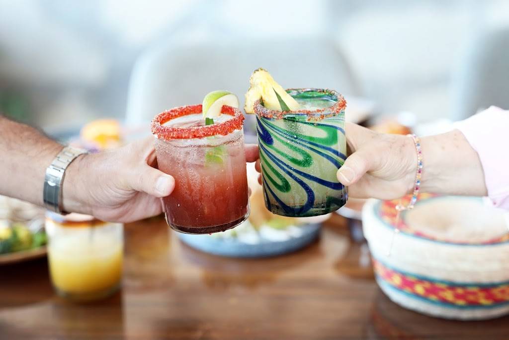 Hacienda Real | restaurant | 585 E Kendall Dr, Yorkville, IL 60560, USA | 6308829541 OR +1 630-882-9541