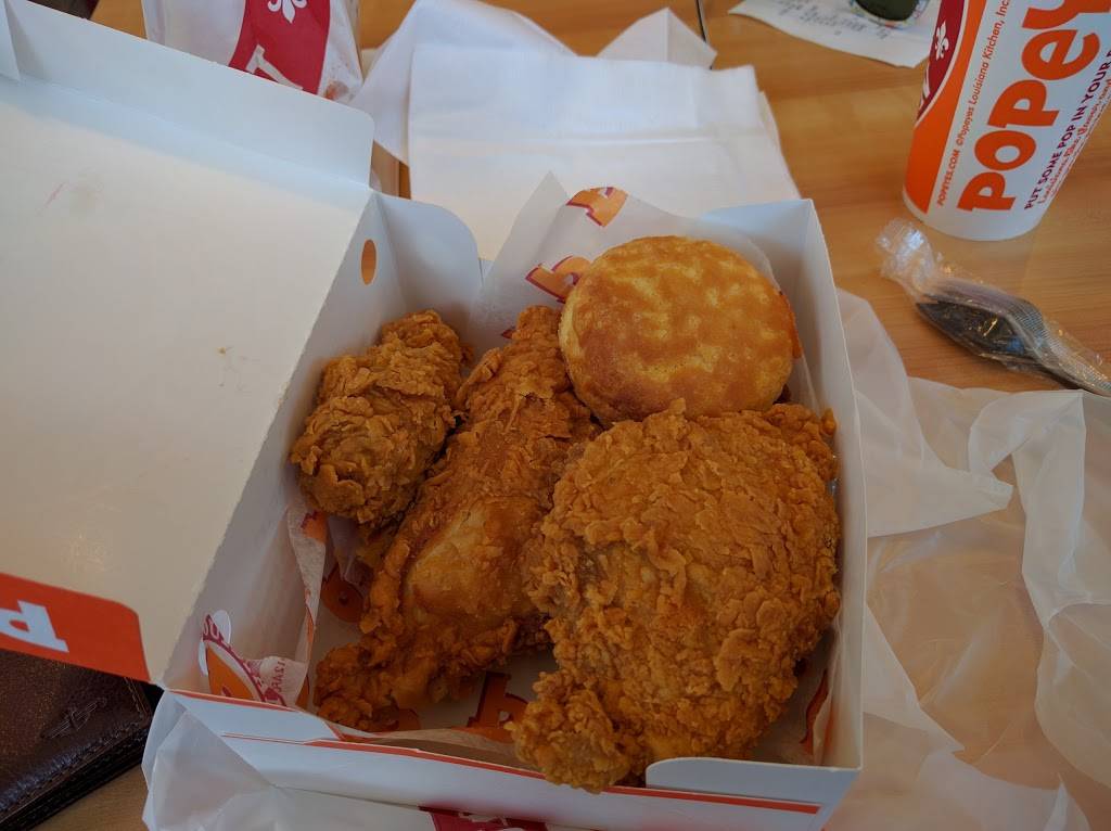 Popeyes Louisiana Kitchen | restaurant | 325 W Jericho Turnpike, Huntington, NY 11743, USA | 6318246142 OR +1 631-824-6142