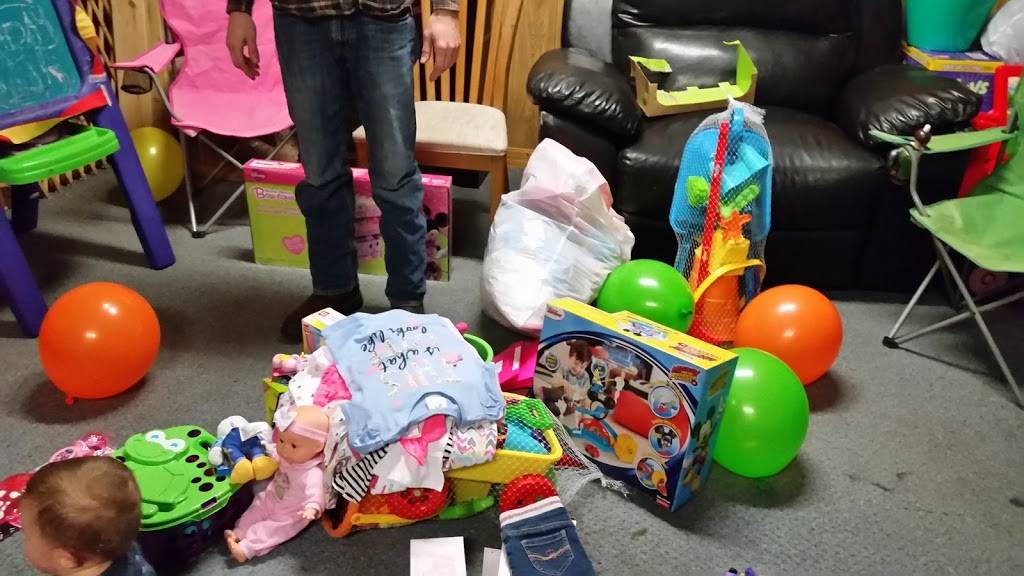 Family Pizzeria | restaurant | 818 N Sterling Ave, Veedersburg, IN 47987, USA | 7652940023 OR +1 765-294-0023