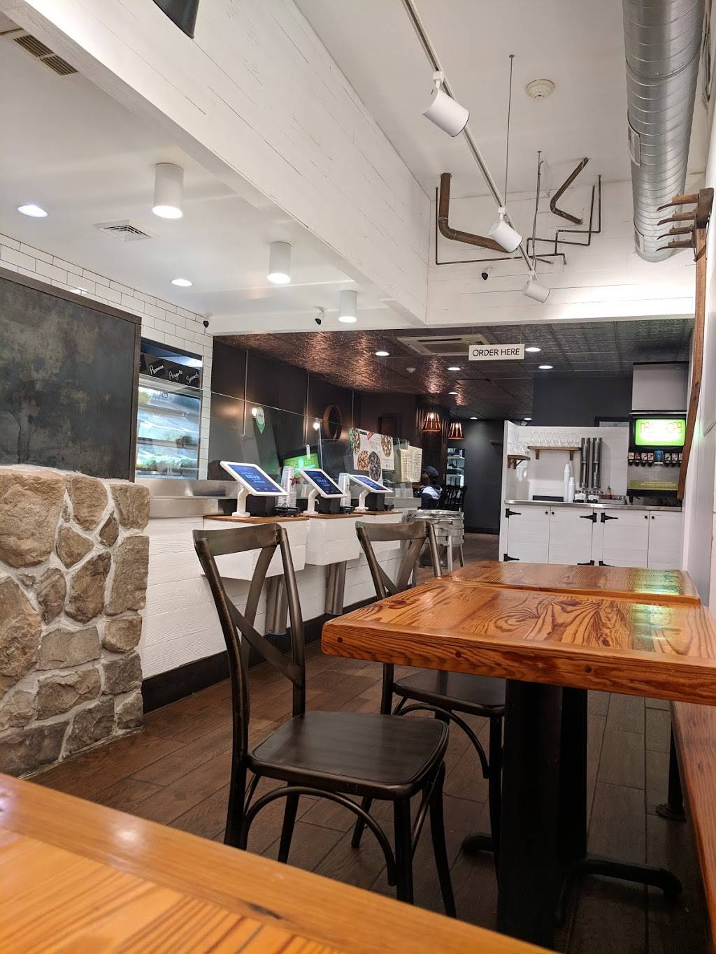 Snap Custom Pizza | restaurant | 6 E 1st Ave, Conshohocken, PA 19428, USA | 6102346162 OR +1 610-234-6162