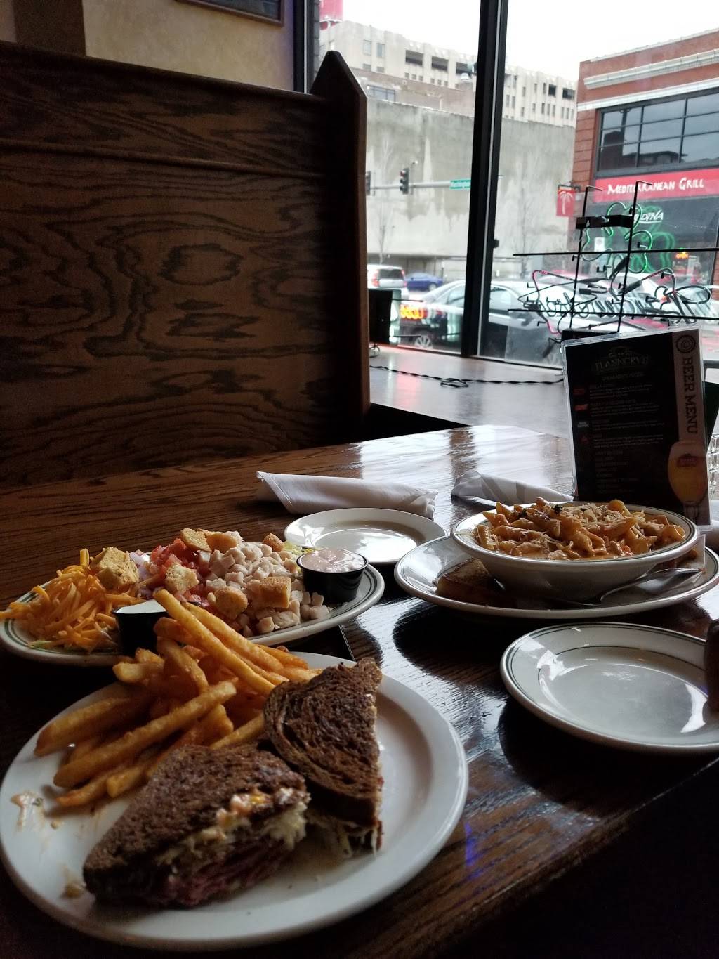Flannerys Irish Pub | restaurant | 1324 Washington Ave, St. Louis, MO 63103, USA | 3142418885 OR +1 314-241-8885