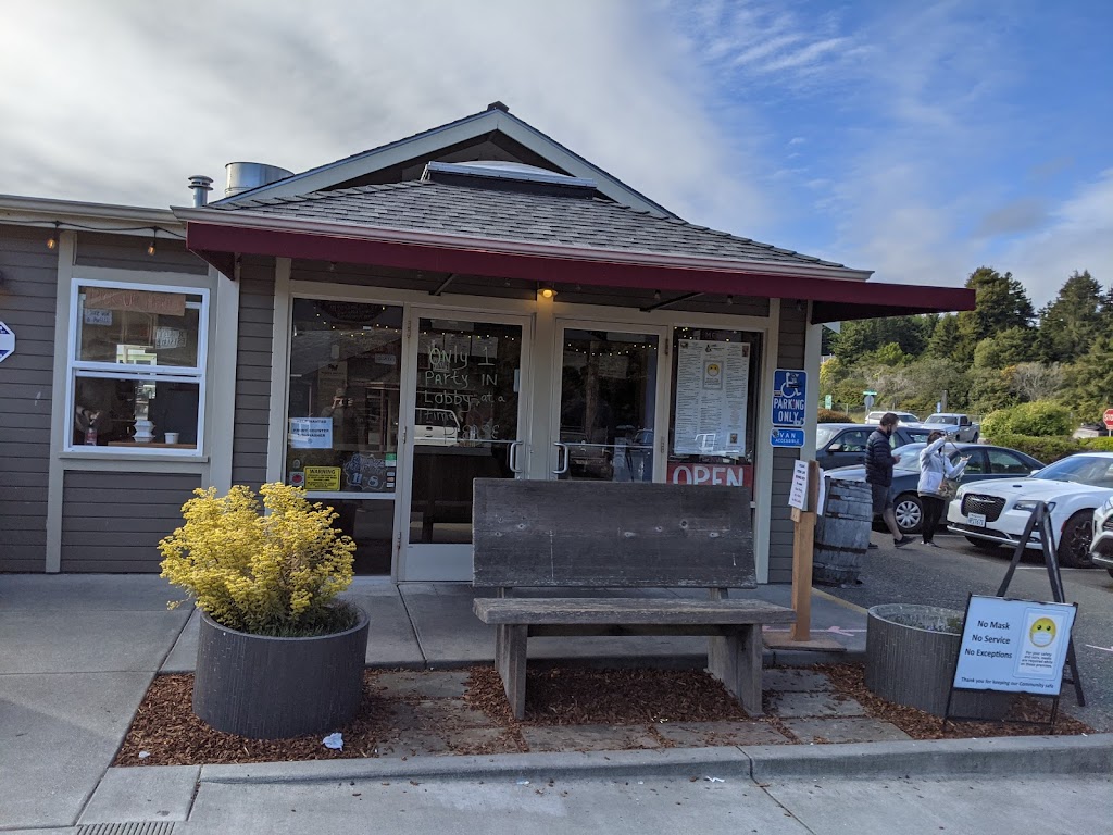 The Lighthouse Grill | restaurant | 355 Main St, Trinidad, CA 95570, USA | 7076770077 OR +1 707-677-0077