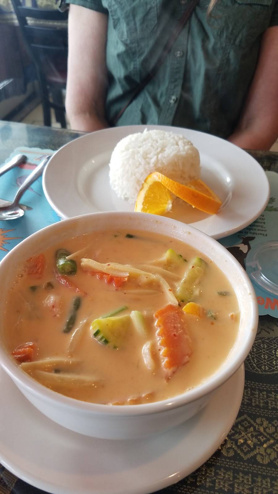 Thai Food & Eds Donuts | restaurant | 318 Moody Blvd, Flagler Beach, FL 32136, USA | 3866934902 OR +1 386-693-4902