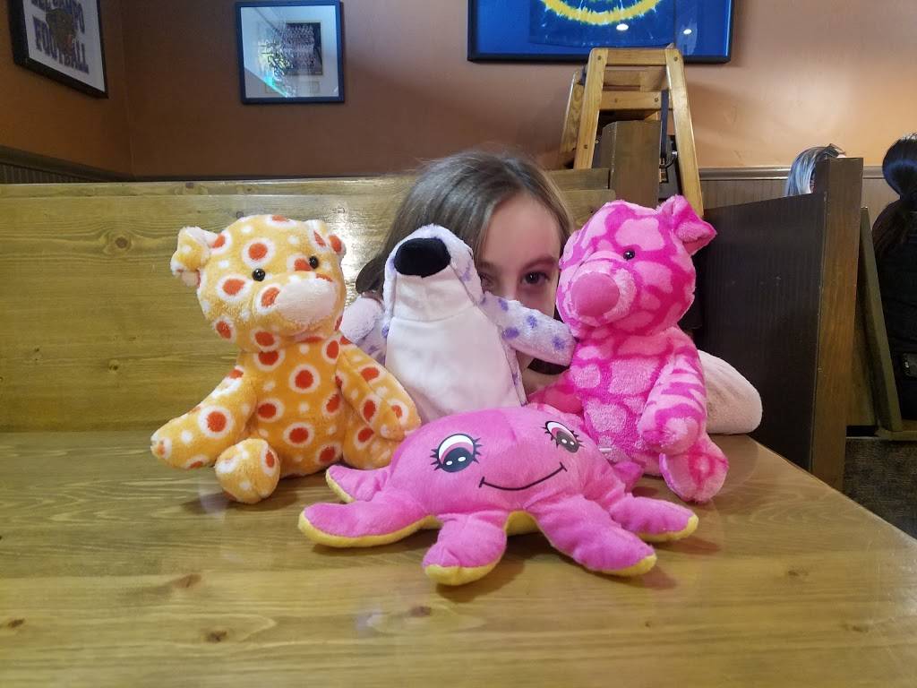 Mark & Monicas Family Pizza | restaurant | 4751 Manzanita Ave, Carmichael, CA 95608, USA | 9164871010 OR +1 916-487-1010