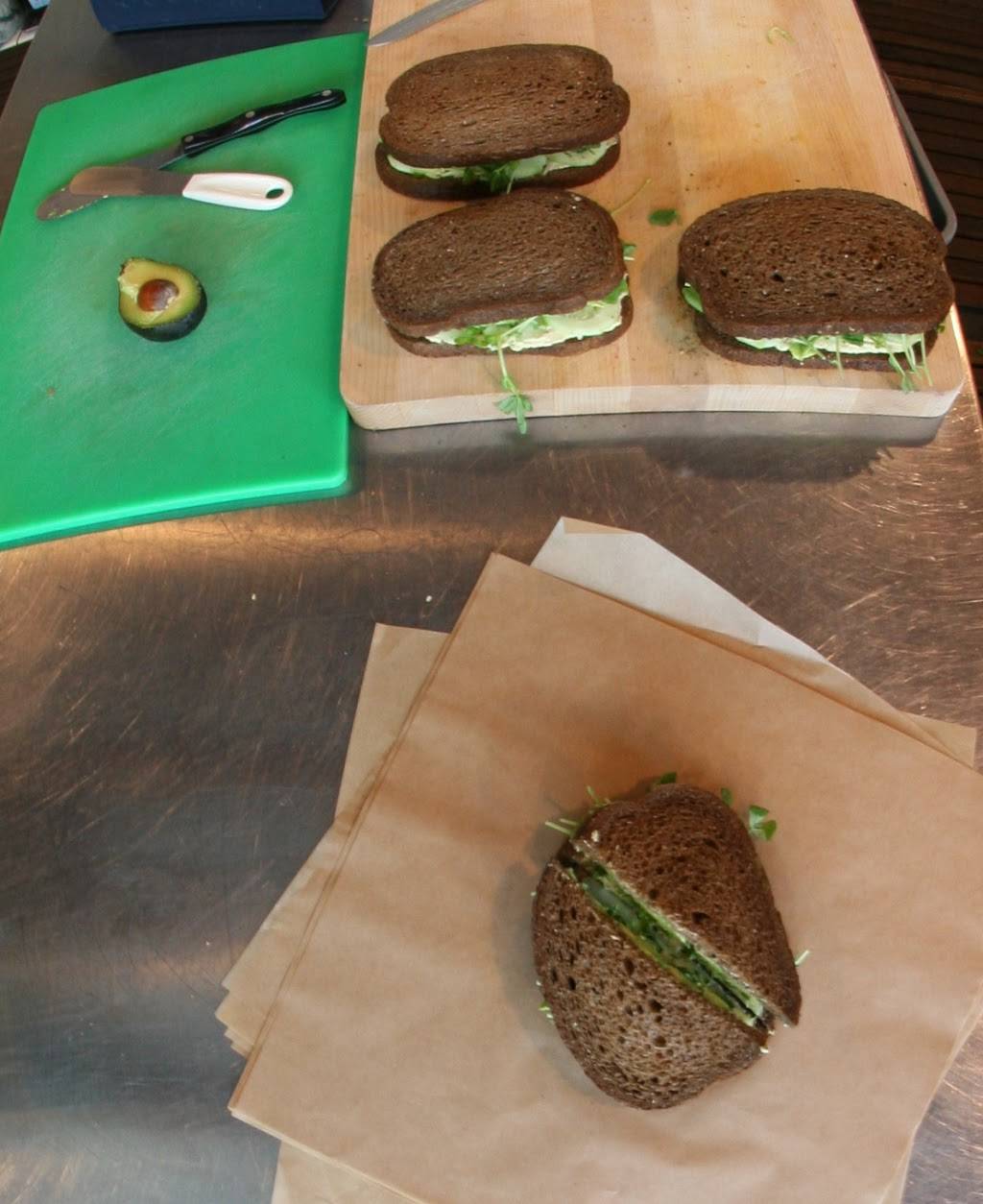 Chasing Lions Cafe | restaurant | 11 Frida Kahlo Way, San Francisco, CA 94112, USA | 4155865466 OR +1 415-586-5466