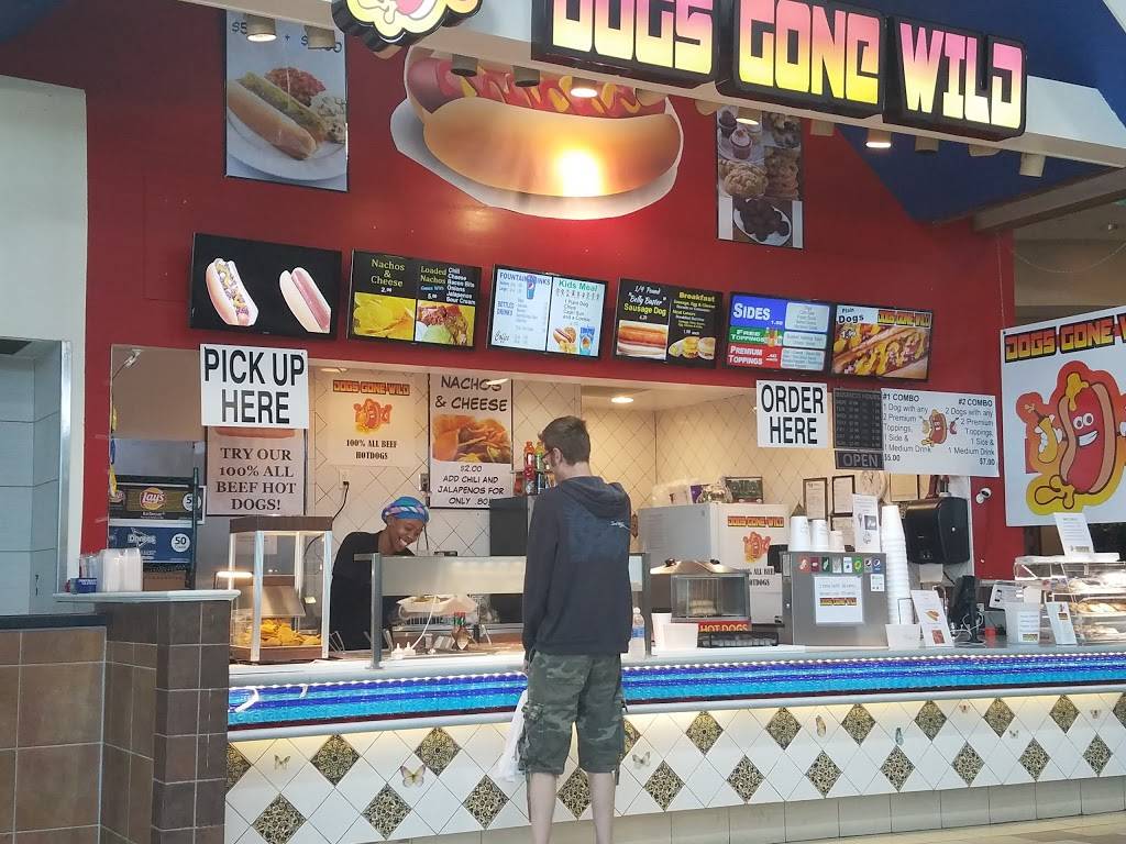 Dogs Gone Wild | restaurant | 9501 Arlington Expressway FC 8, Jacksonville, FL 32225, USA | 9044361161 OR +1 904-436-1161