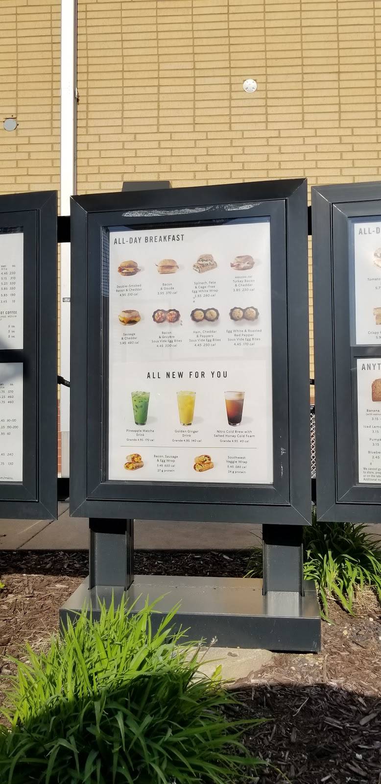 Starbucks | cafe | 1910 N Henderson St, Galesburg, IL 61401, USA | 3093420070 OR +1 309-342-0070