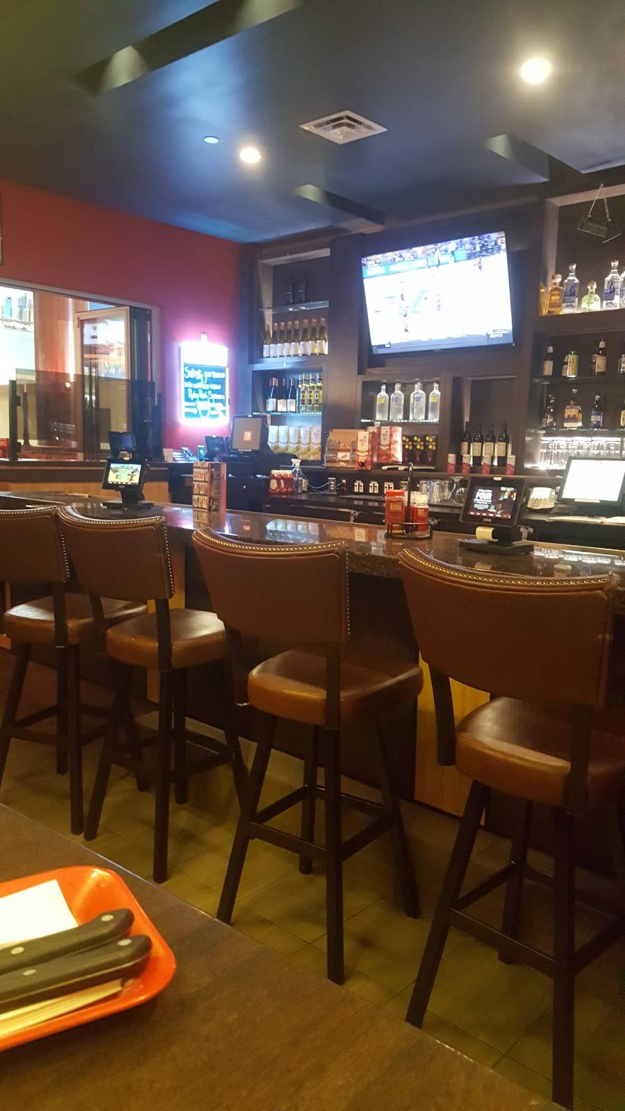 Red Robin Gourmet Burgers and Brews | restaurant | 104 Greece Ridge Center Dr, Greece, NY 14626, USA | 5853337891 OR +1 585-333-7891