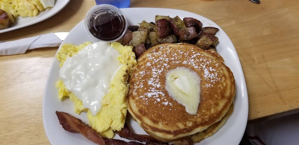 Johnnys Breakfast & Lunch | restaurant | 1650 Watertown Ave, Waterbury, CT 06708, USA | 2037555301 OR +1 203-755-5301