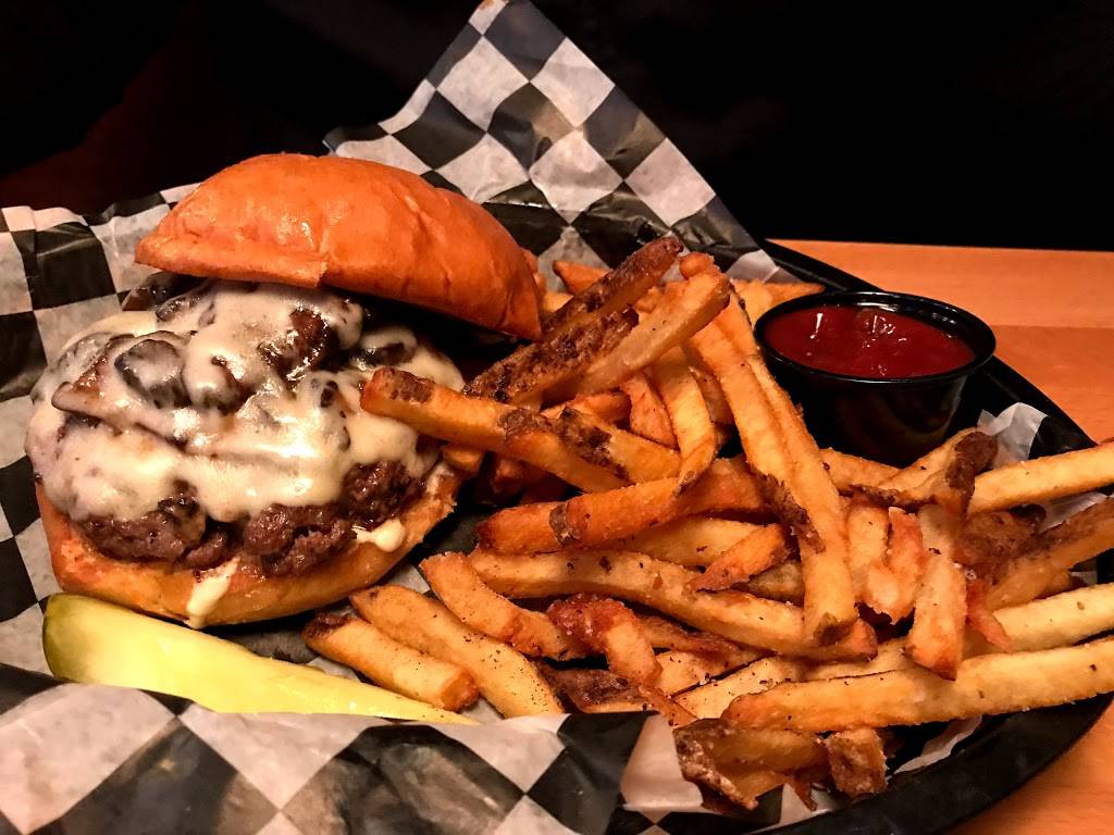 Busters On 28th | restaurant | 4204 S 28th Ave, Minneapolis, MN 55406, USA | 6127290911 OR +1 612-729-0911