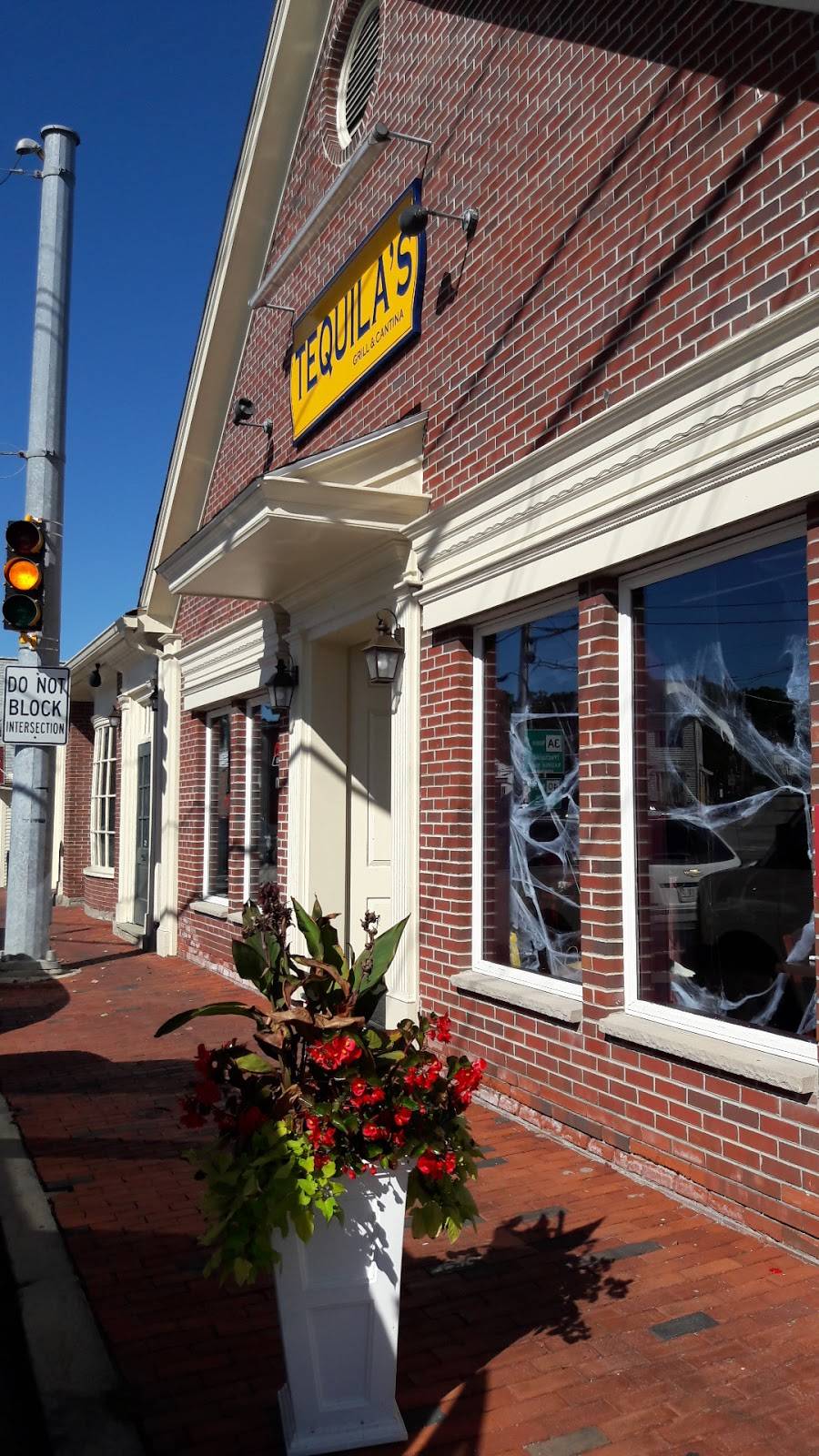 Tequilas Mexican Grill & Cantina | restaurant | 6 Vinal Square, North Chelmsford, MA 01863, USA | 9787105512 OR +1 978-710-5512