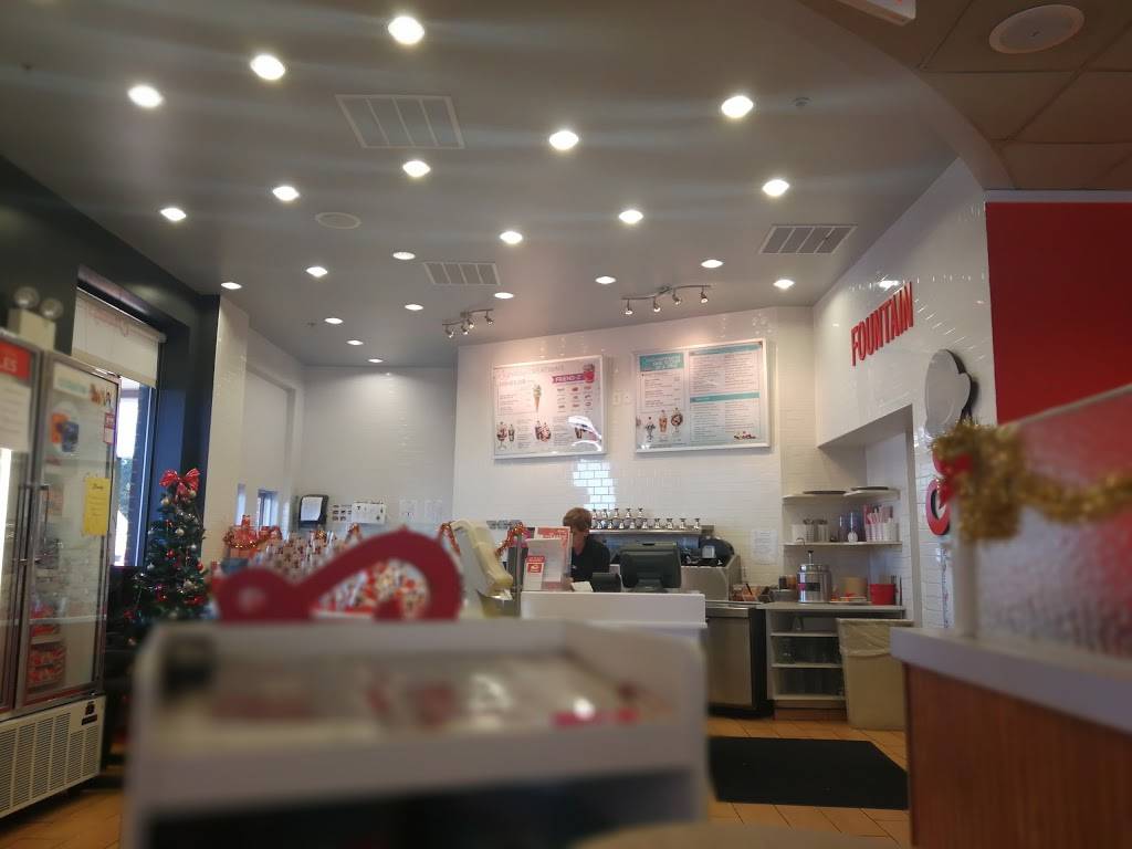 Friendlys | restaurant | 80 Lantana Dr, Hockessin, DE 19707, USA | 3022393100 OR +1 302-239-3100