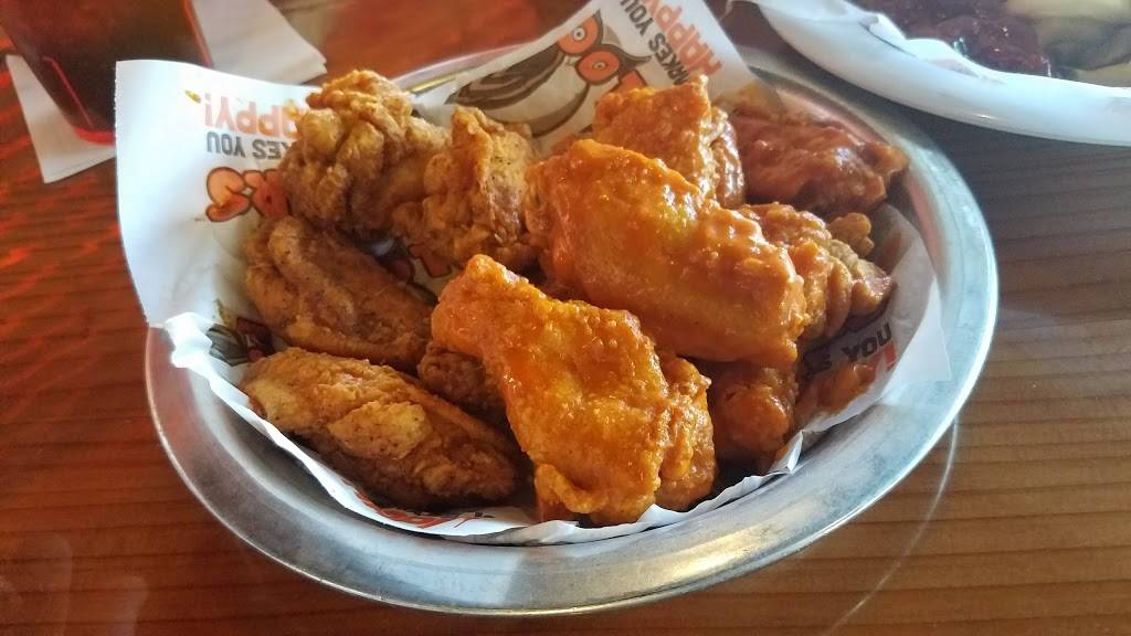 Hooters | restaurant | 8334 S Willow St, Lone Tree, CO 80124, USA | 3039964668 OR +1 303-996-4668