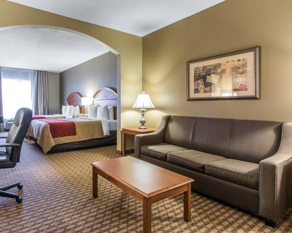 Comfort Inn & Suites Quail Springs | restaurant | 13501 N Highland Park Blvd, Oklahoma City, OK 73120, USA | 4052862700 OR +1 405-286-2700