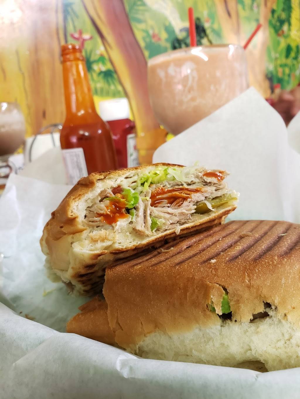 Arco Iris Juice Bar & Restaurant | restaurant | 610 S Oxnard Blvd, Oxnard, CA 93030, USA | 8054879967 OR +1 805-487-9967