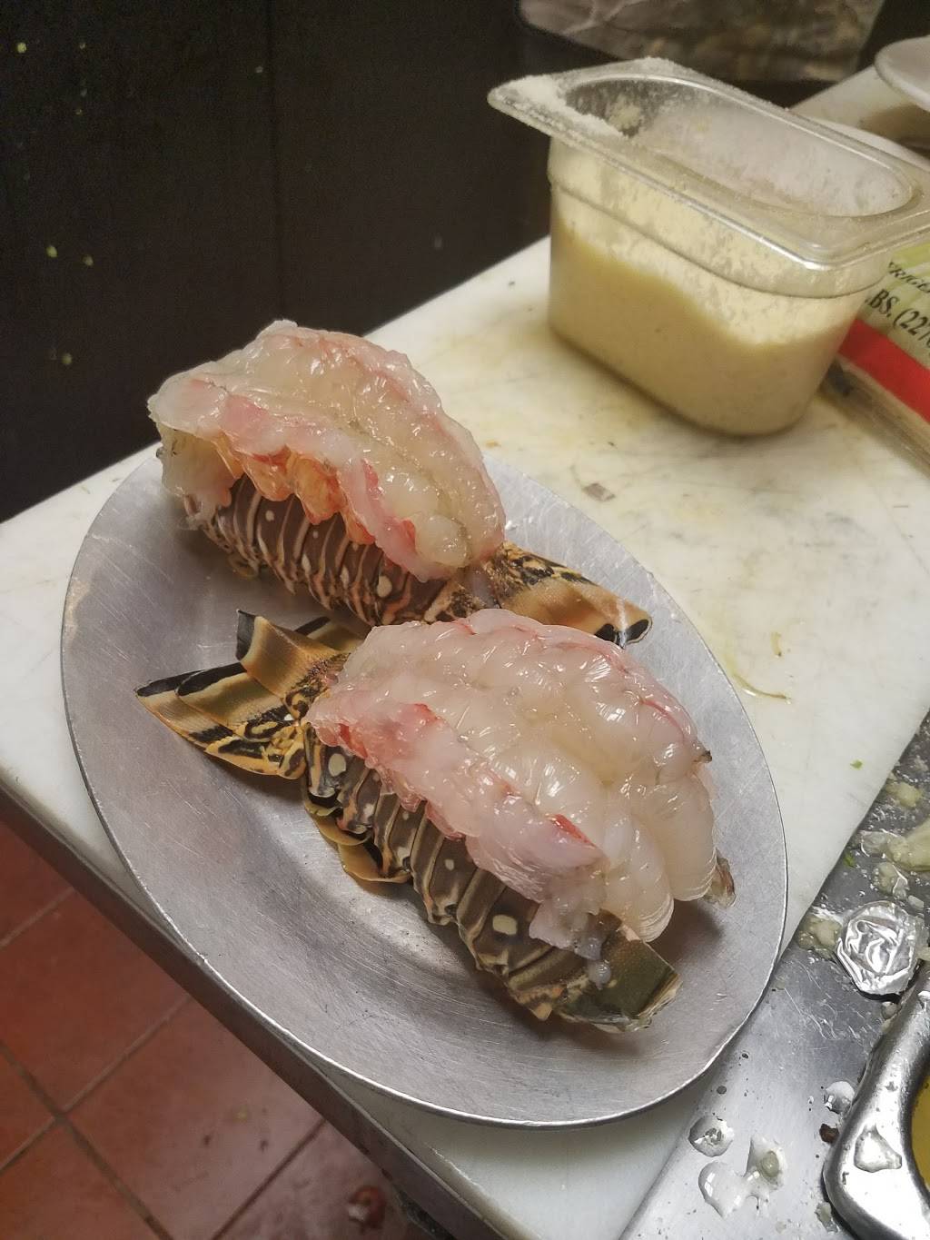 Tin Fish | restaurant | 10053 Sunset Strip, Sunrise, FL 33322, USA | 9547664627 OR +1 954-766-4627