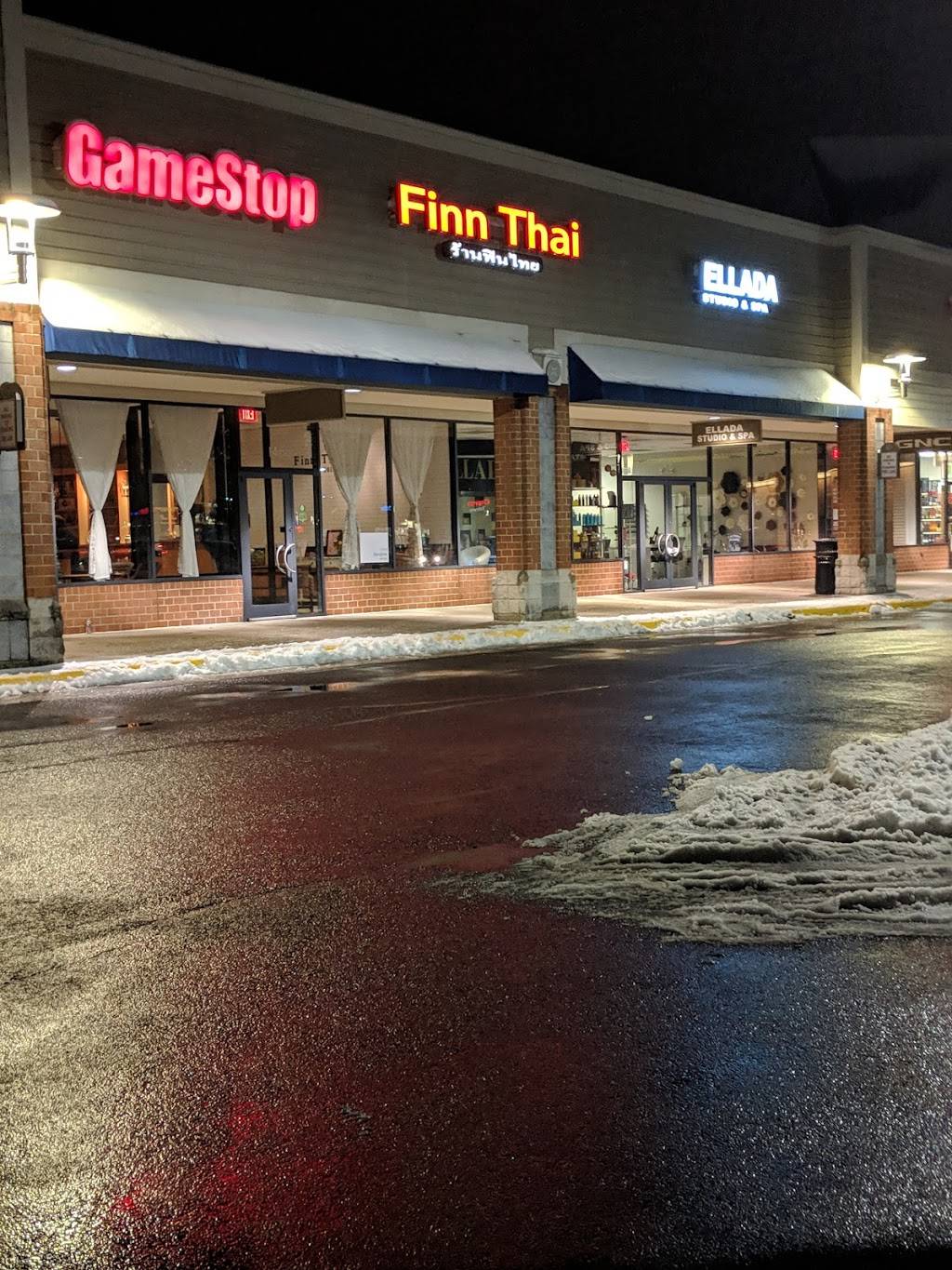 Finn Thai Restaurant & Bar | restaurant | 1466 North Point Village Center, Reston, VA 20194, USA | 5713130602 OR +1 571-313-0602