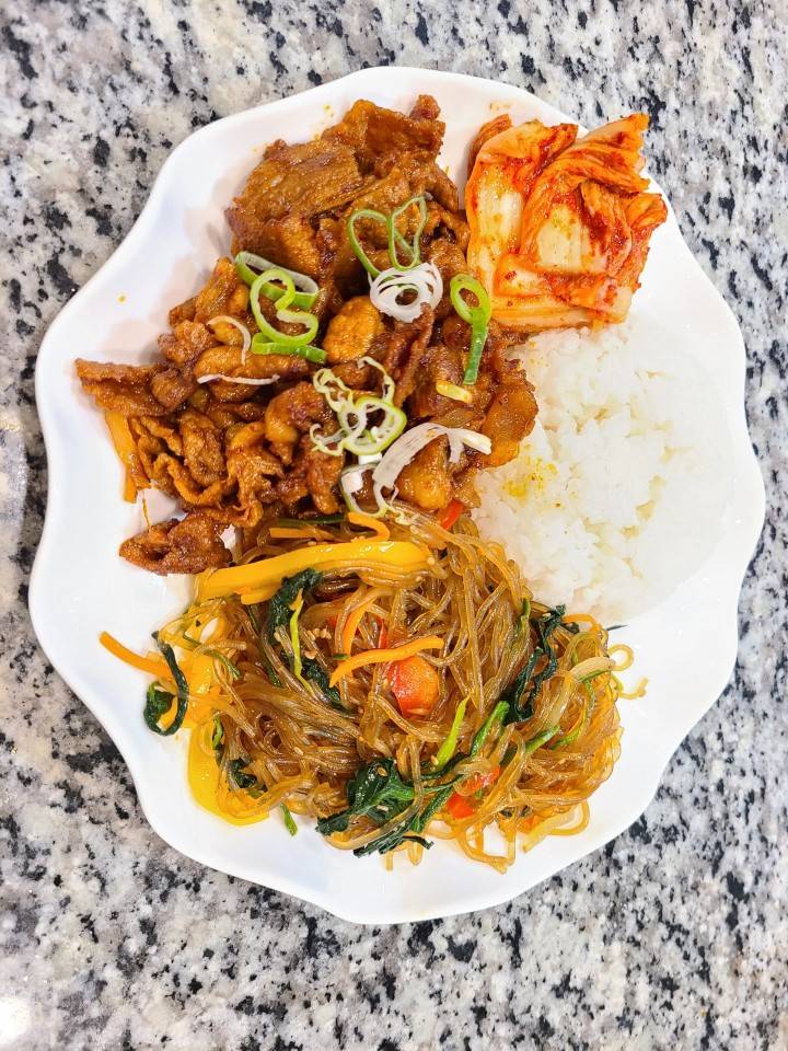 Kims Wings and More | restaurant | 5510 W Colonial Dr Ste 106, Orlando, FL 32808, USA | 4074402733 OR +1 407-440-2733