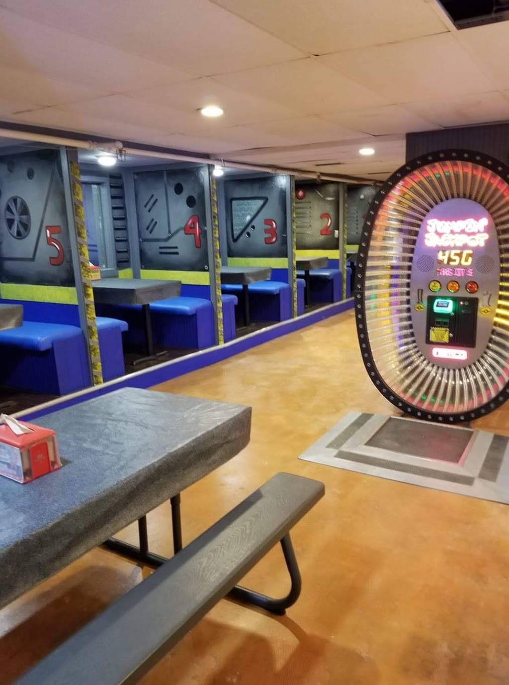 Pinocchios Pizza Playhouse | restaurant | 117 Prevost Dr, Houma, LA 70364, USA | 9855802000 OR +1 985-580-2000