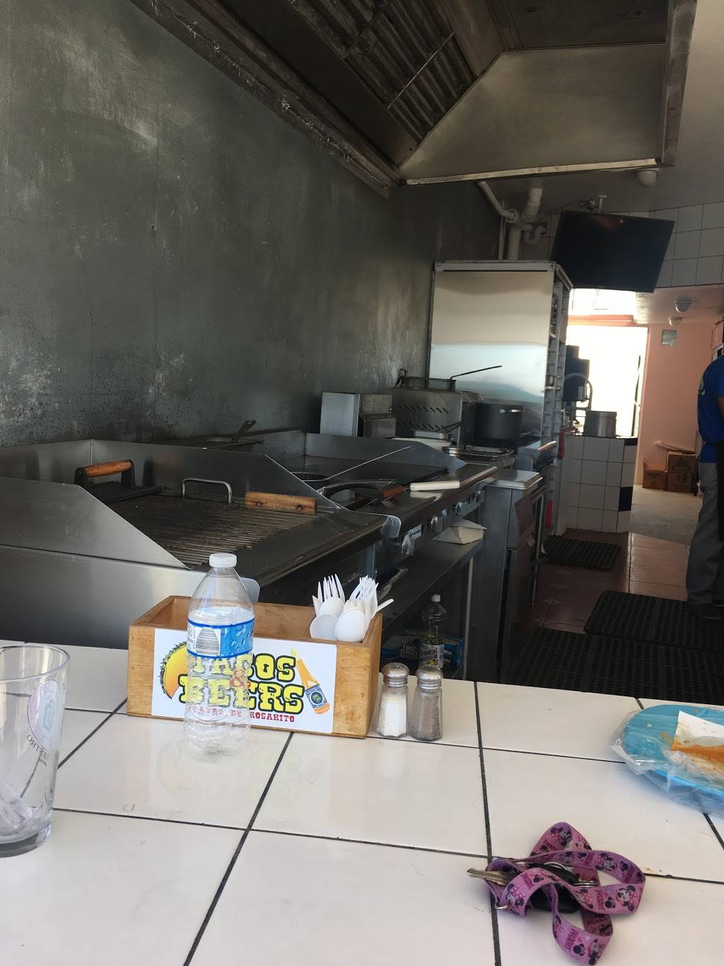 Tacos and Beers | restaurant | Mártires de Pinos Altos 18, Obrera, 22703 Rosarito, B.C., Mexico | 0446642061078 OR +52 1 664 206 1078