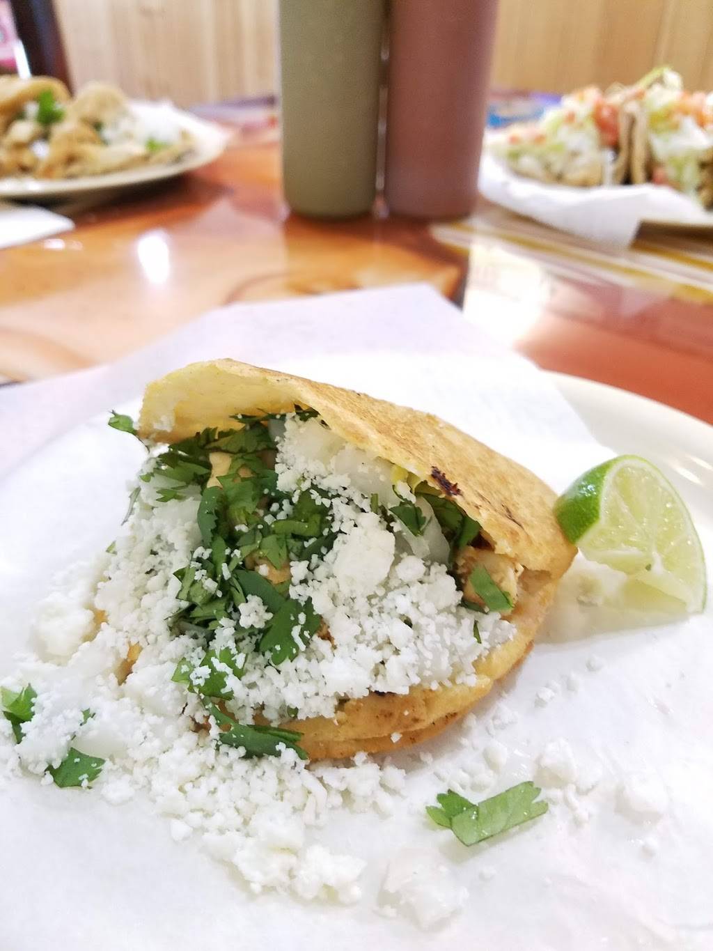 The Famous Taco | restaurant | 4104 N Clinton St, Fort Wayne, IN 46805, USA | 2604802400 OR +1 260-480-2400