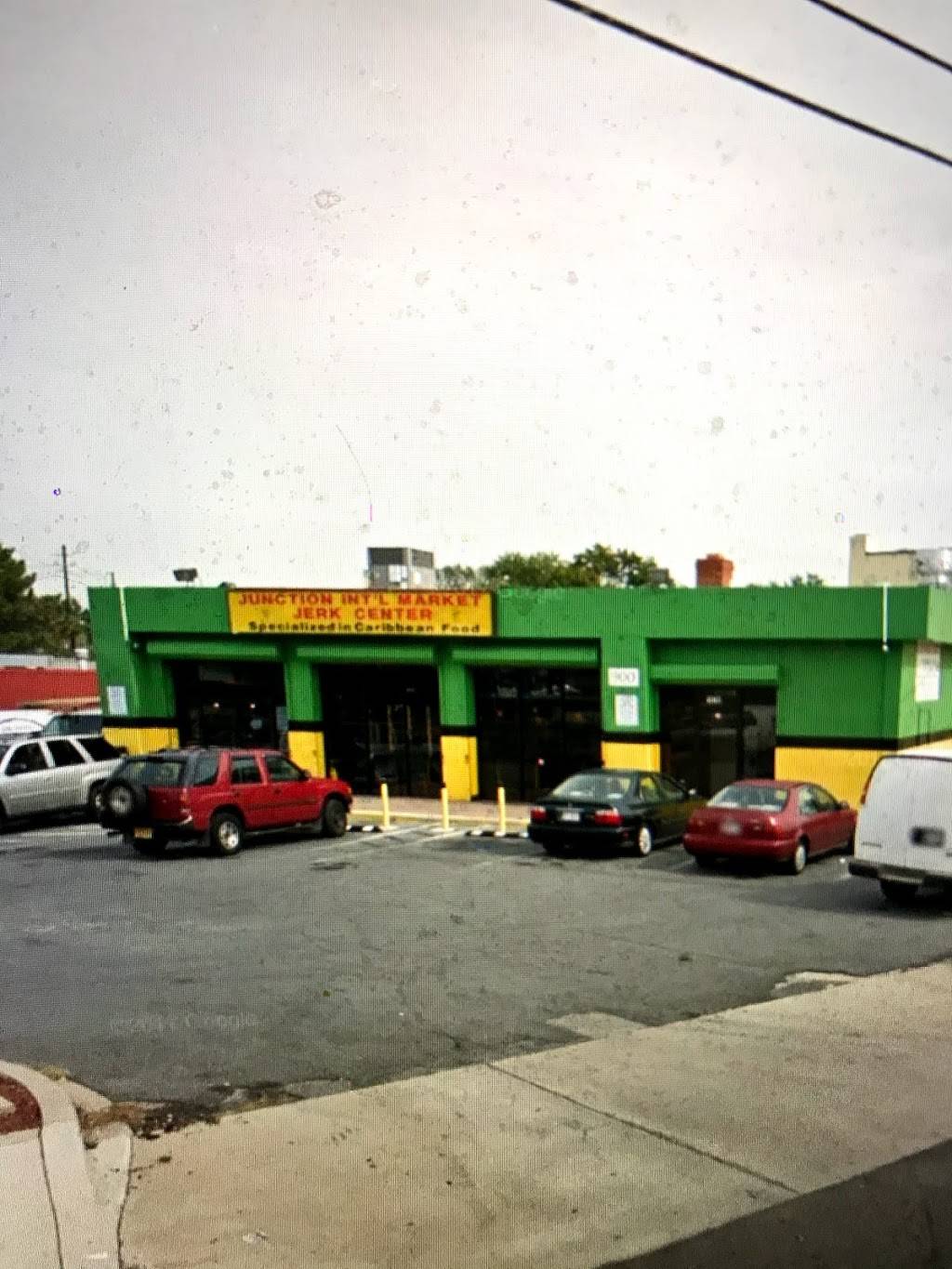 7-Eleven | bakery | 900 Chillum Rd, Hyattsville, MD 20782, USA | 3015595674 OR +1 301-559-5674