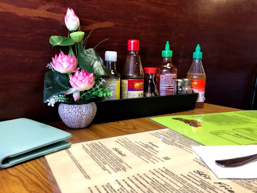 Buathong Thai Cuisine | restaurant | 17032 SE McLoughlin Blvd, Portland, OR 97267, USA | 5036541351 OR +1 503-654-1351