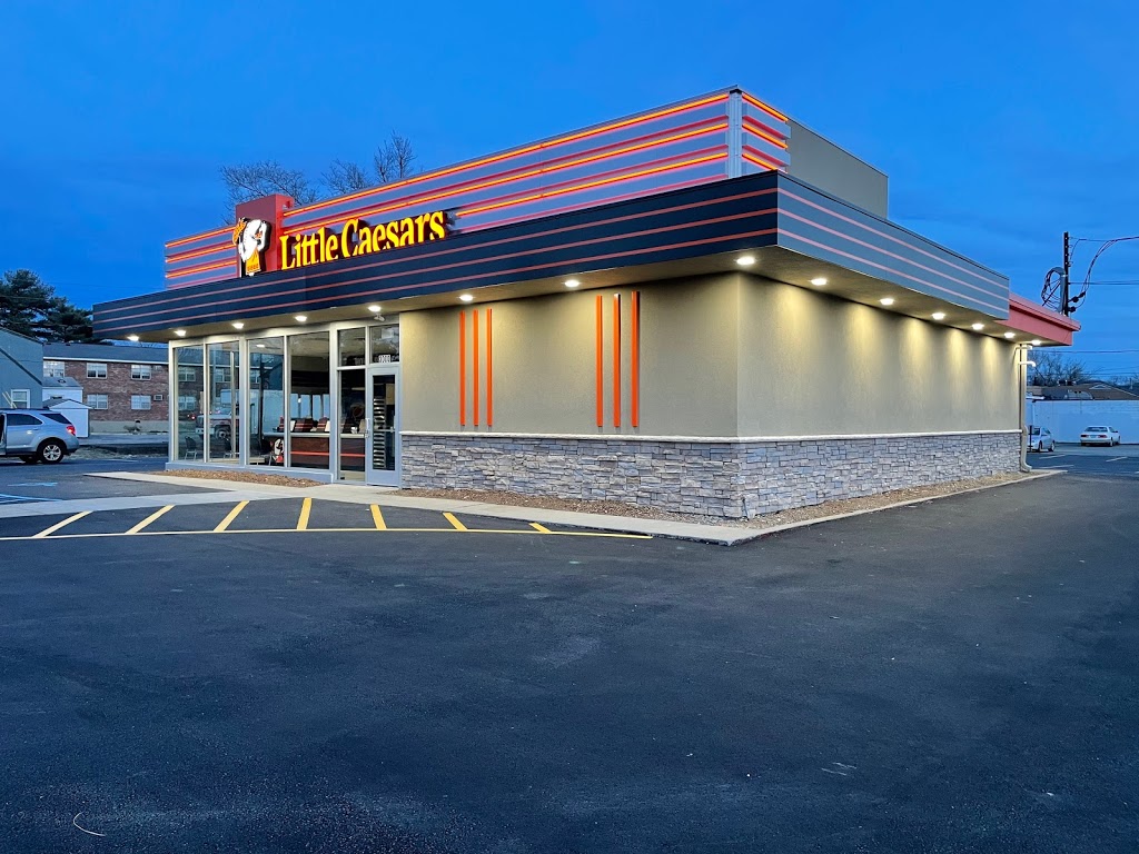 Little Caesars Pizza | restaurant | 3000 Hikes Ln, Louisville, KY 40220, USA | 5029635151 OR +1 502-963-5151