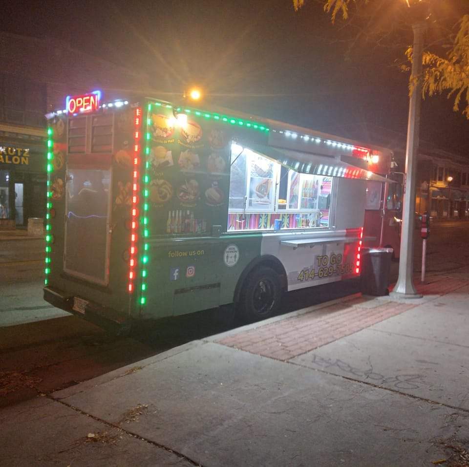 Tacos El Paisa | restaurant | 1007 S Cesar E Chavez Dr, Milwaukee, WI 53204, USA | 4146297509 OR +1 414-629-7509