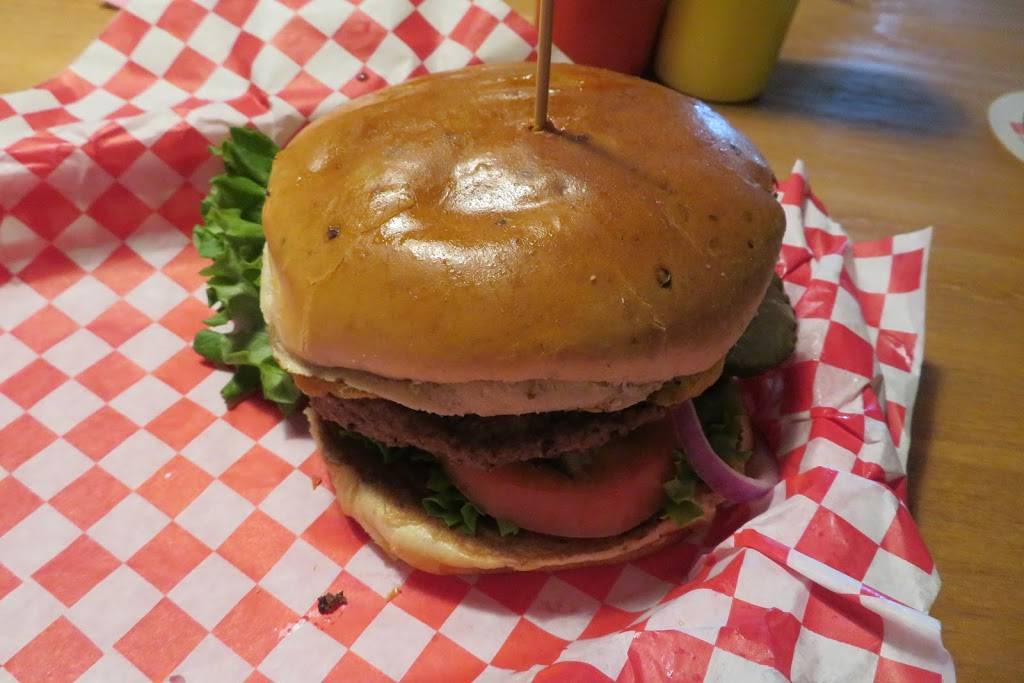 Reds Porch | restaurant | 4401 N Interstate Hwy 35 Suite 2002, Round Rock, TX 78665, USA | 5122365017 OR +1 512-236-5017