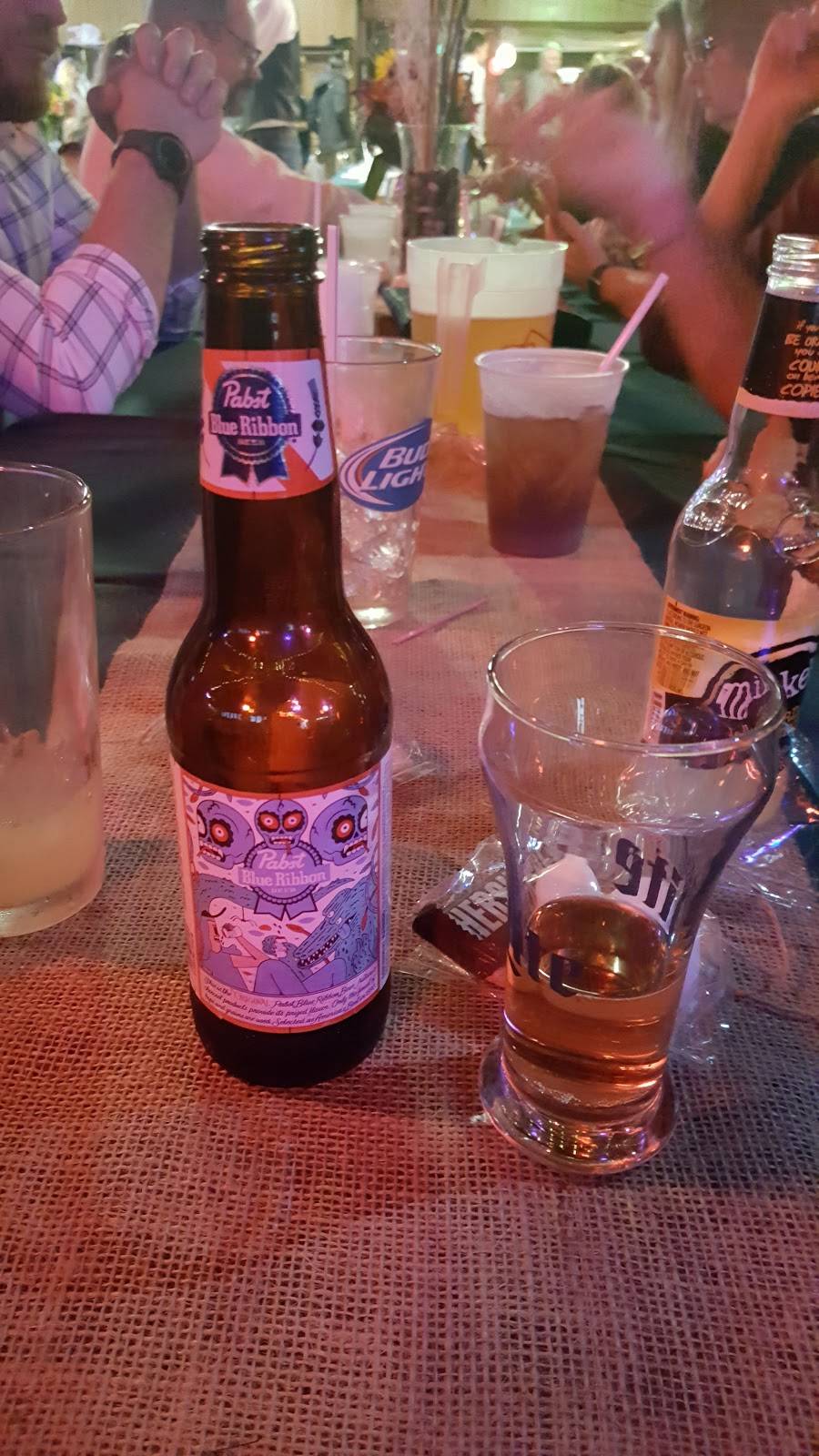 Winklers Westward Ho | restaurant | 4905 County Hwy S, Oshkosh, WI 54904, USA | 9202332511 OR +1 920-233-2511