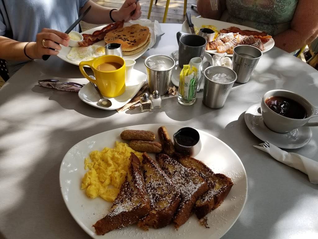 Harrys Restaurant | restaurant | 318 Tuam St, Houston, TX 77006, USA | 7135280198 OR +1 713-528-0198