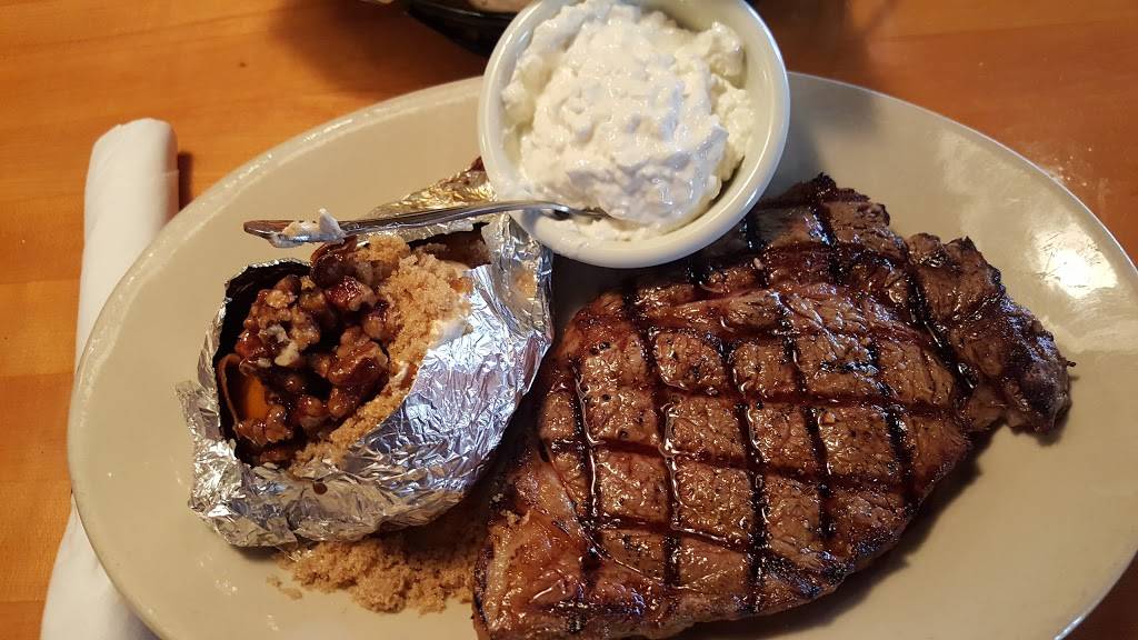 Dakotas Roadhouse of Jackson | restaurant | 451 McCarty Ln, Jackson, OH 45640, USA | 7402887427 OR +1 740-288-7427