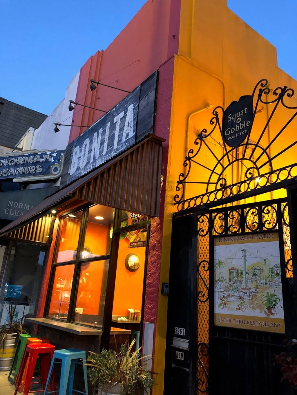 Squat & Gobble Cafe | cafe | 2263 Chestnut St, San Francisco, CA 94123, USA | 4154412200 OR +1 415-441-2200