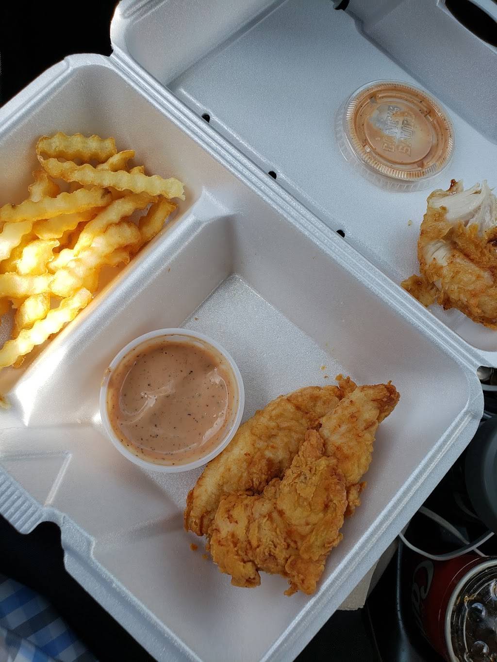 Raising Canes Chicken Fingers | meal takeaway | 10704 Shawnee Mission Pkwy, Shawnee, KS 66203, USA | 9132684535 OR +1 913-268-4535