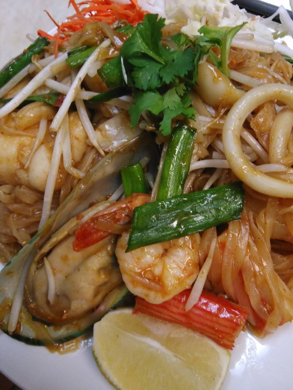 Phang Roy Thai Cuisine | restaurant | 877 S Citrus Ave, Azusa, CA 91702, USA | 6269668797 OR +1 626-966-8797