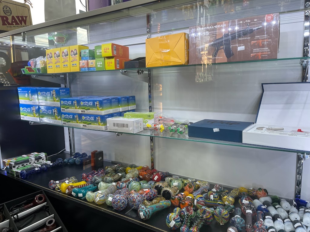 A1 smoke shop | meal takeaway | 407 MacDade Boulevard, Folsom, PA 19033, USA | 4844943000 OR +1 484-494-3000