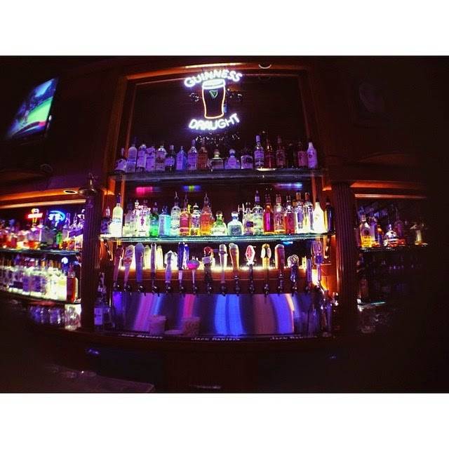 Broadway Saloon | restaurant | 12434 SW Broadway St, Beaverton, OR 97005, USA | 5036417474 OR +1 503-641-7474