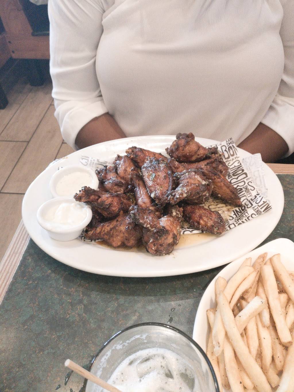 Smokey Bones Bar & Fire Grill | meal takeaway | 15209 Major Lansdale Blvd, Bowie, MD 20715, USA | 3018096755 OR +1 301-809-6755