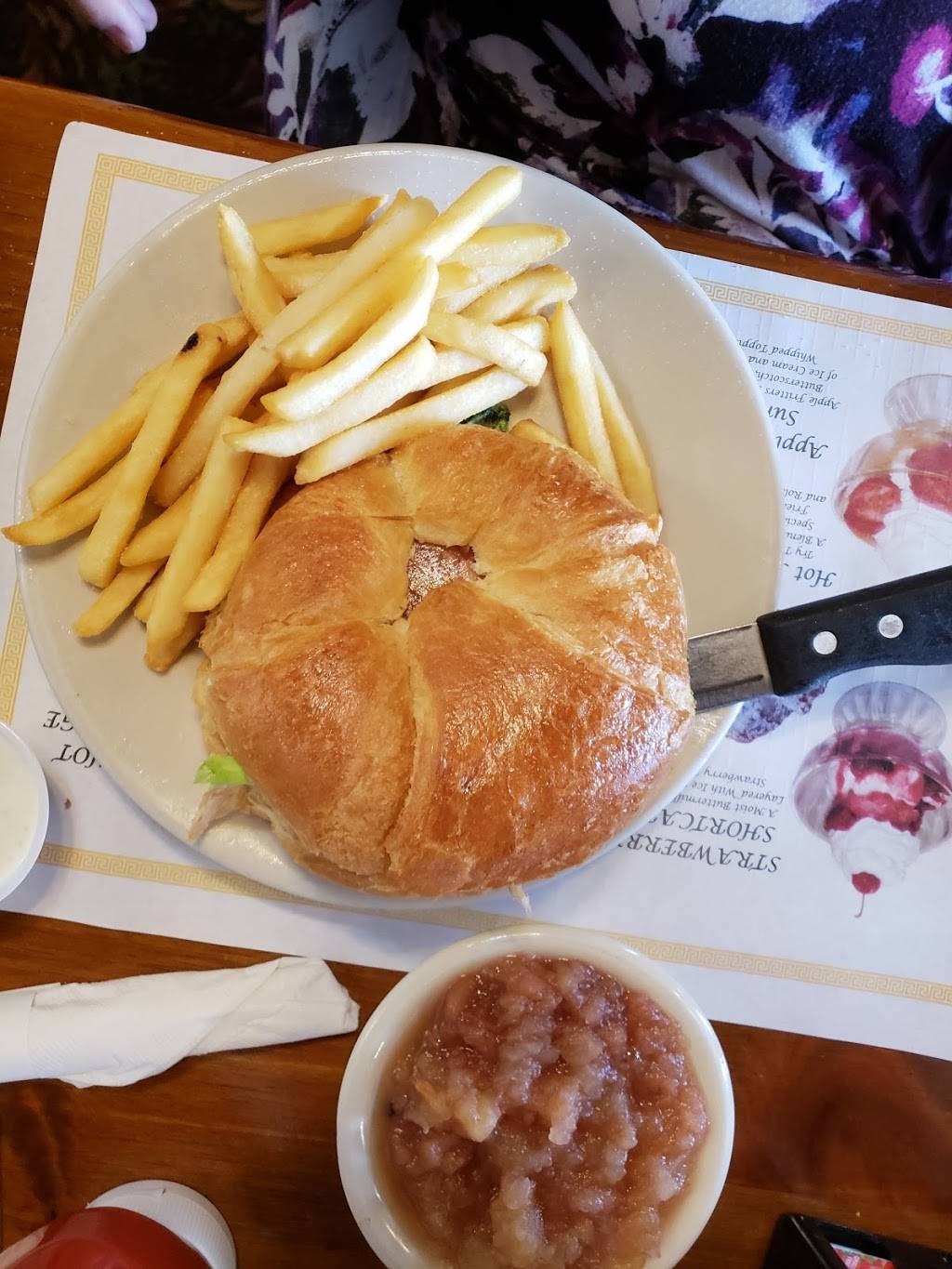 Dutch Pantry | restaurant | 1349 Highland Ave, Williamstown, WV 26187, USA | 3043757757 OR +1 304-375-7757