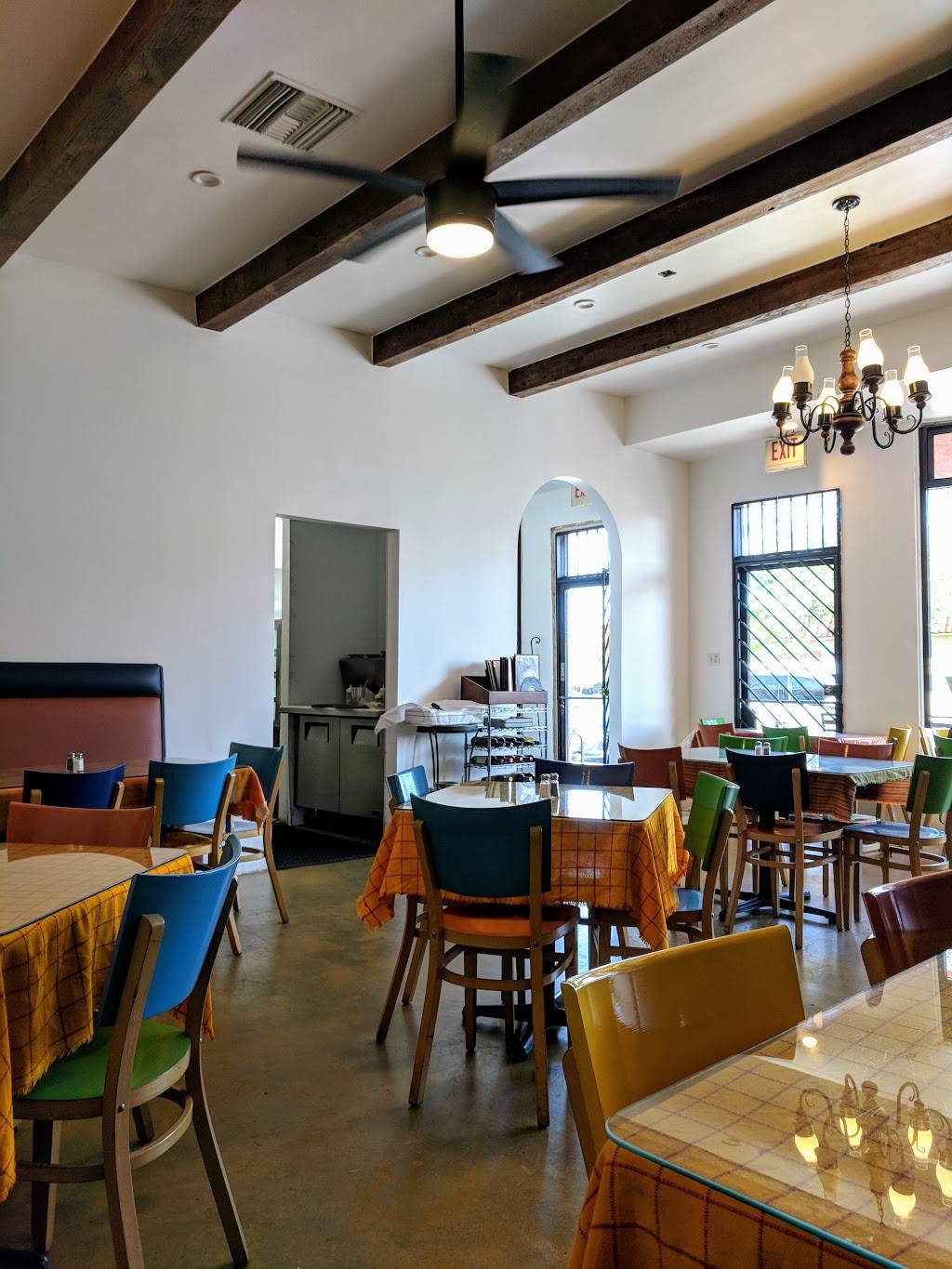 Quemoles Tamales y antojitos La Tia | restaurant | 4619 East Cesar E Chavez Avenue, Los Angeles, CA 90022, USA | 3232637842 OR +1 323-263-7842