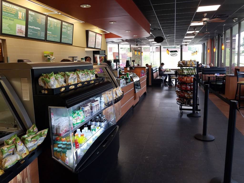 Subway | meal takeaway | 11011 Antioch Rd Suite 100, Overland Park, KS 66210, USA | 9134998550 OR +1 913-499-8550