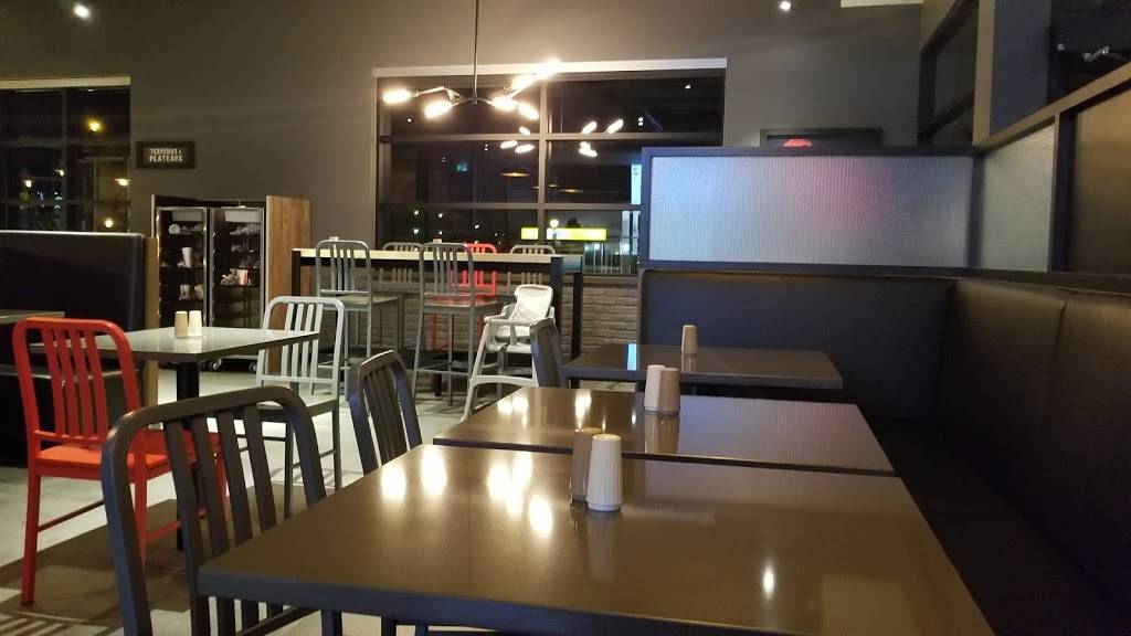 Harveys | restaurant | 12575 Rue Sherbrooke E, Pointe-aux-Trembles, QC H1B 1C8, Canada | 5143855555 OR +1 514-385-5555