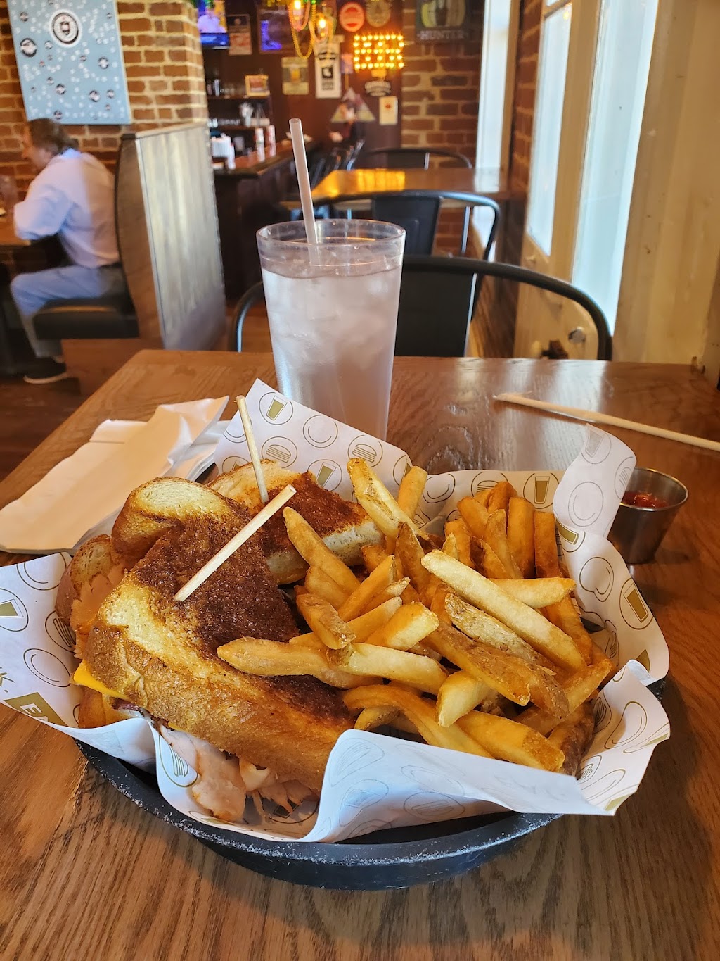 The Camp Restaurant | restaurant | 21 Silver St, Natchez, MS 39120, USA | 6018970466 OR +1 601-897-0466