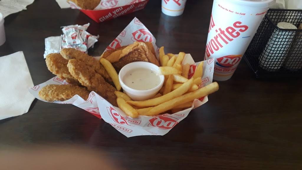 Dairy Queen Store | restaurant | 1069 E Kingsbury St, Seguin, TX 78155, USA | 8303796983 OR +1 830-379-6983