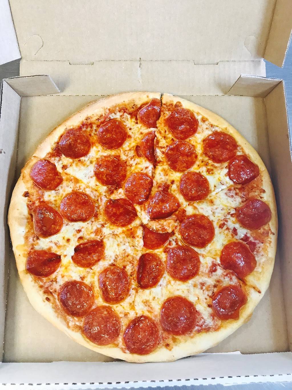 Mom & Pop Pizza & Subs | meal takeaway | 22775 Three Notch Rd, California, MD 20619, USA | 3018632500 OR +1 301-863-2500