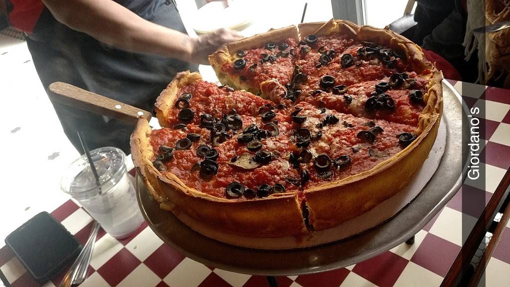 Giordanos | restaurant | 1527 Chicago Ave, Evanston, IL 60201, USA | 8474755000 OR +1 847-475-5000