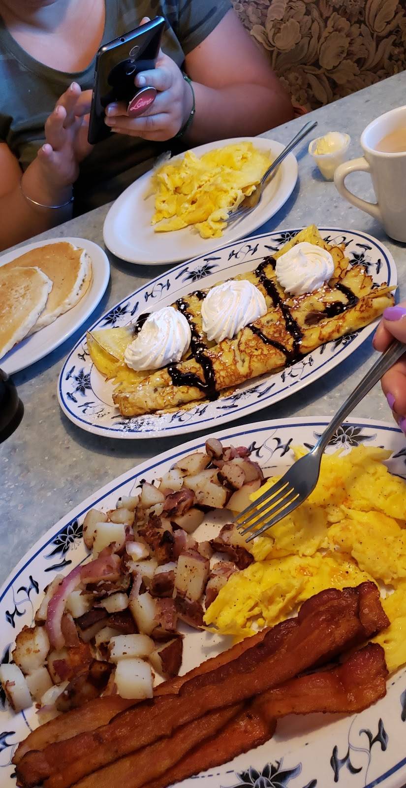 Country Waffles | restaurant | 75 Hanford Armona Road # A # A, Lemoore, CA 93245, USA | 5599251527 OR +1 559-925-1527